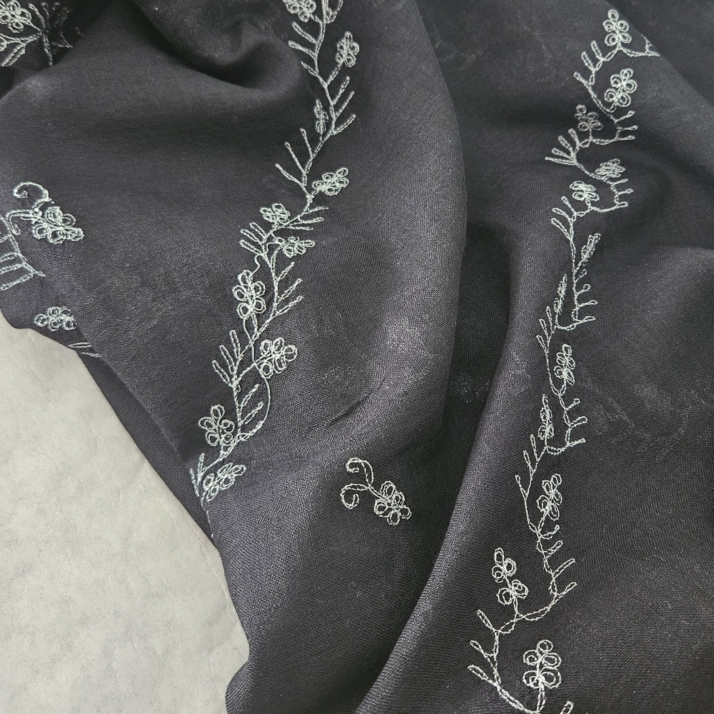 Black Scarf Silver Metallic Embroidery Shawl - Picture 4 of 4